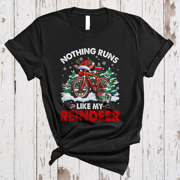 MacnyStore - Nothing Runs Like My Reindeer, Humorous Christmas Santa Reindeer Bicycle, X-mas Lights Tree T-Shirt