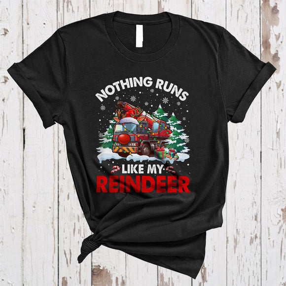 MacnyStore - Nothing Runs Like My Reindeer, Humorous Christmas Santa Reindeer Crane Truck, X-mas Lights Tree T-Shirt