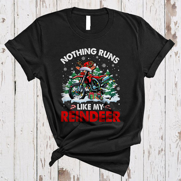 MacnyStore - Nothing Runs Like My Reindeer, Humorous Christmas Santa Reindeer Dirt Bike, X-mas Lights Tree T-Shirt