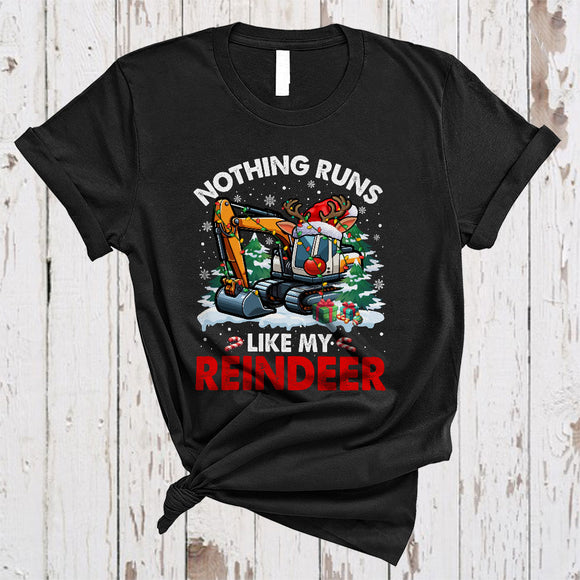MacnyStore - Nothing Runs Like My Reindeer, Humorous Christmas Santa Reindeer Excavator, X-mas Lights Tree T-Shirt