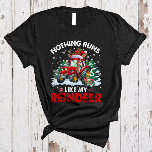 MacnyStore - Nothing Runs Like My Reindeer, Humorous Christmas Santa Reindeer Tractor Farmer, X-mas Lights Tree T-Shirt