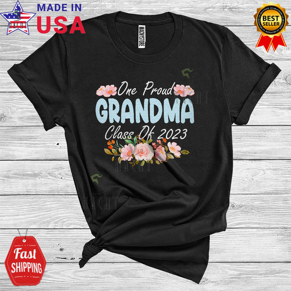 MacnyStore - One Proud Grandma Class Of 2023 Cool Matching Graduation Mother's Day Flowers Graduate T-Shirt
