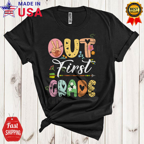 MacnyStore - Out First Grade Funny Cool  Class 2023 Goodbye Peace Hand Sign Summer T-Shirt