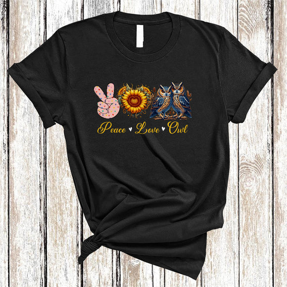 MacnyStore - Peace Love Owl, Amazing Cute Peace Hand Sign Heart Shape Sunflower, Owl Bird Lover T-Shirt