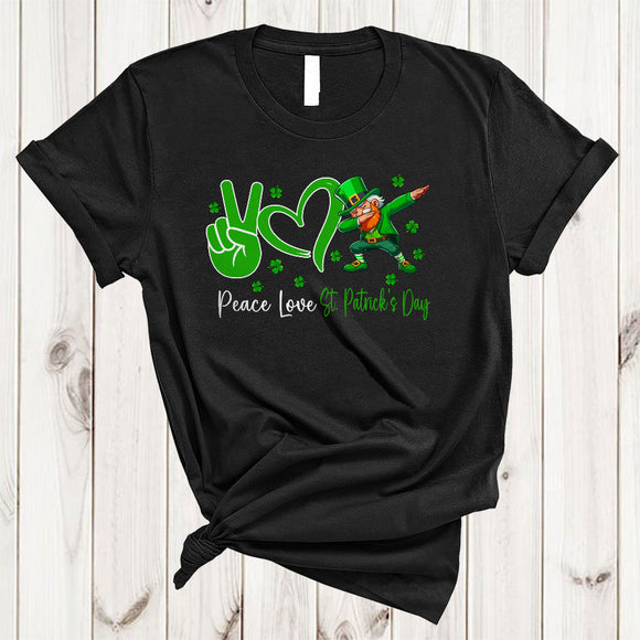 MacnyStore - Peace Love St. Patrick's Day, Lovely Shamrock Dabbing Leprechaun, Peace Hand Sign Heart Shape T-Shirt