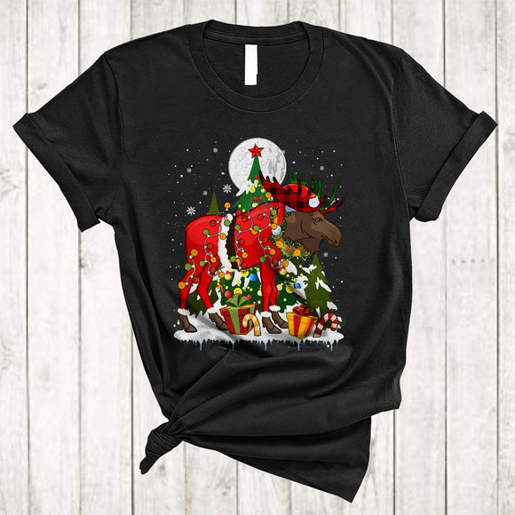 MacnyStore - Plaid Moose Wearing Xmas Lights Santa Hat Cute Merry Christmas Snow Santa Moose T-Shirt