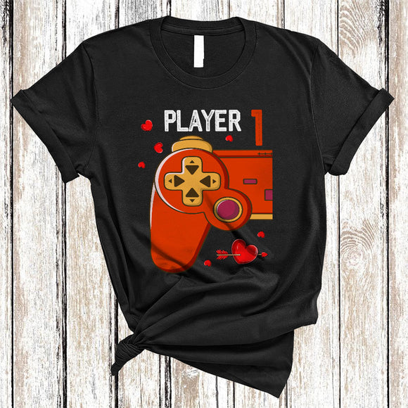 MacnyStore - Player 1, Amazing Valentine's Day Half Video Game Controller, Hearts Matching Gamer Couple T-Shirt