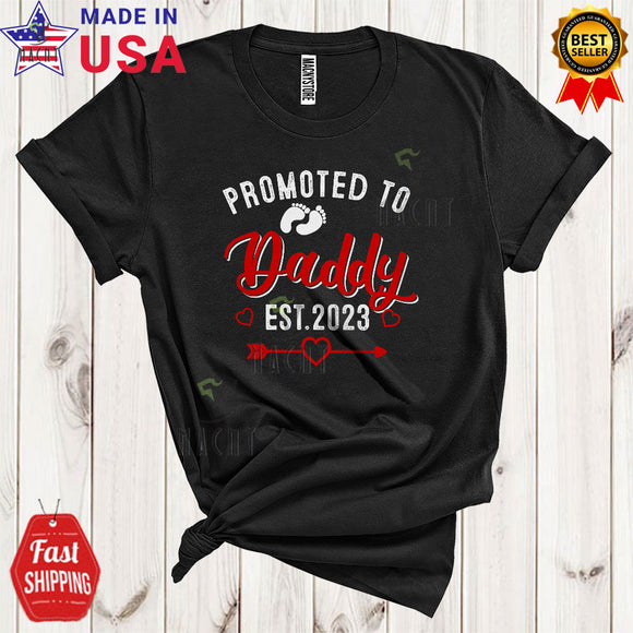 MacnyStore - Promoted To Daddy Est 2023 Funny Pregnancy Announcement Matching Father's Day Family Group T-Shirt