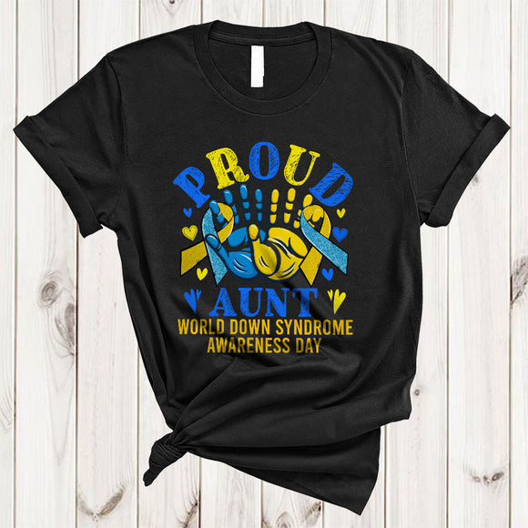 MacnyStore - Proud Aunt, Adorable World Down Syndrome Awareness Ribbon Hands, Family Group T-Shirt