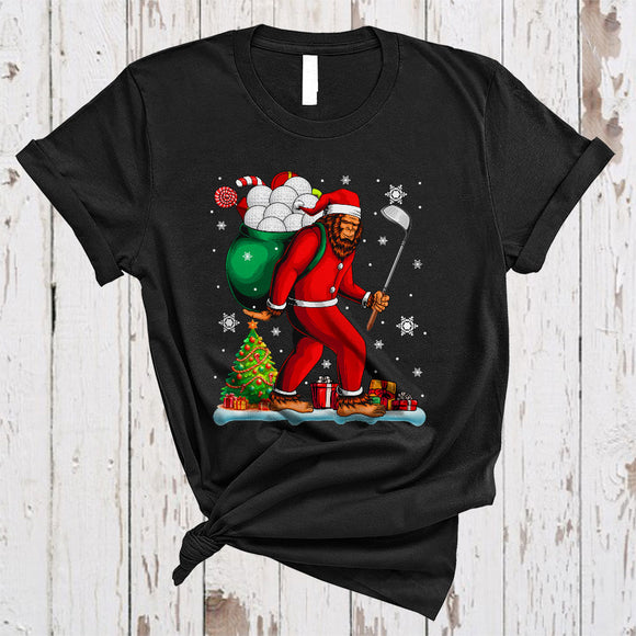 MacnyStore - Santa Bigfoot Playing Golf Cool Merry Christmas Xmas Sport Bigfoot Golf Player Team T-Shirt