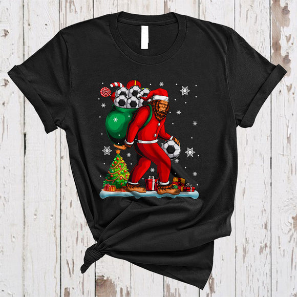 MacnyStore - Santa Bigfoot Playing Soccer Cool Merry Christmas Xmas Sport Bigfoot Soccer Player Team T-Shirt