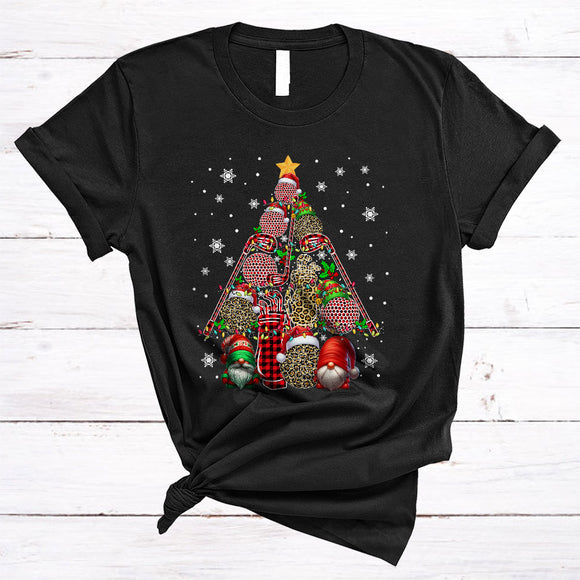MacnyStore - Santa ELF Golf Christmas Tree, Wonderful X-mas Lights Tree Plaid, Gnomes Sport Player Lover T-Shirt