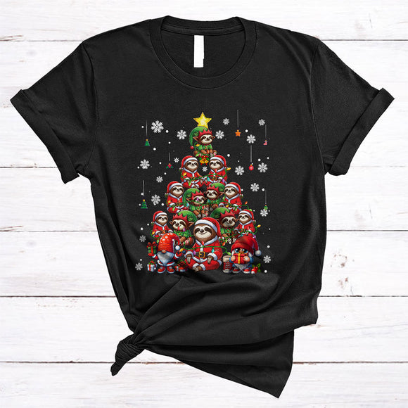 MacnyStore - Santa ELF Sloth Christmas Tree, Lovely Merry X-mas Lights Snow Around, Animal Gnomes Lover T-Shirt