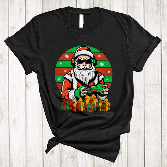 MacnyStore - Santa Gaming, Lovely Retro Christmas Santa Playing Game, Boys X-mas Matching Gamer Lover T-Shirt