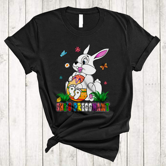 MacnyStore - She's Preggnant, Lovely Easter Day Bunny Hunting Egg, Pregnancy Announcement Family T-Shirt