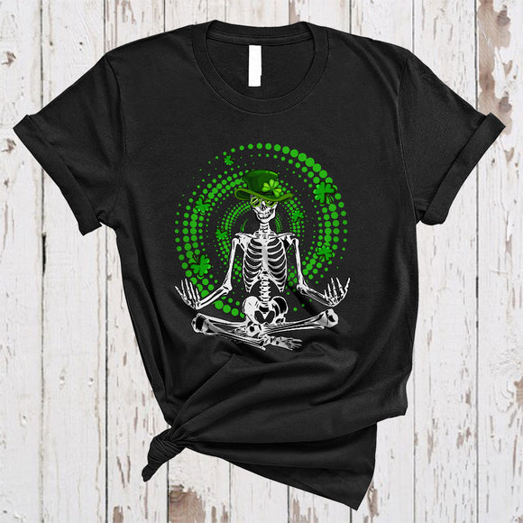 MacnyStore - Skeleton Leprechaun Hat Yoga Workout, Amazing St.Patrick's Day Skeleton Shamrock, Yoga Fitness T-Shirt