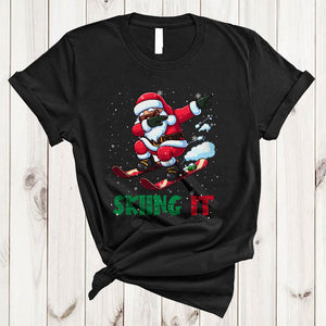 MacnyStore - Skiing It, Cheerful Christmas Santa Dabbing Skiing, Snow Around X-mas Skiing Lover T-Shirt