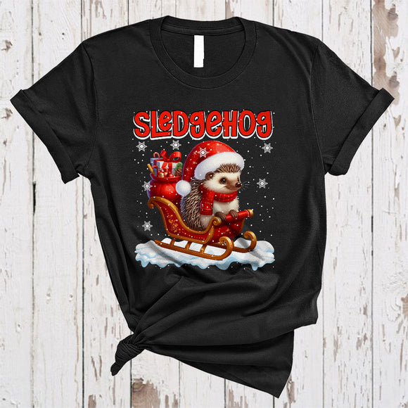 MacnyStore - Sledgehog, Lovely Merry Christmas Santa Hedgehog Ski Sled, X-mas Snow Around Animal T-Shirt