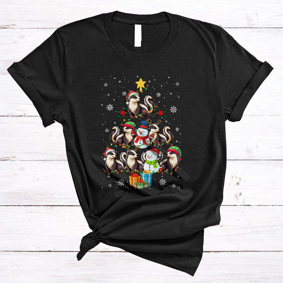 MacnyStore - Snowman And Badger As Christmas Tree, Cheerful X-mas Lights Tree Snow, X-mas Animal Lover T-Shirt