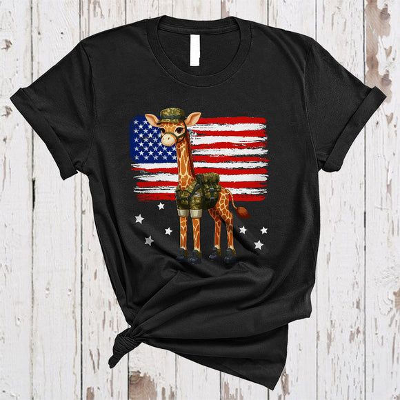 MacnyStore - Soldier Giraffe, Adorable Veteran Military Giraffe Lover, Proud Soldier US Veteran Animal Lover T-Shirt