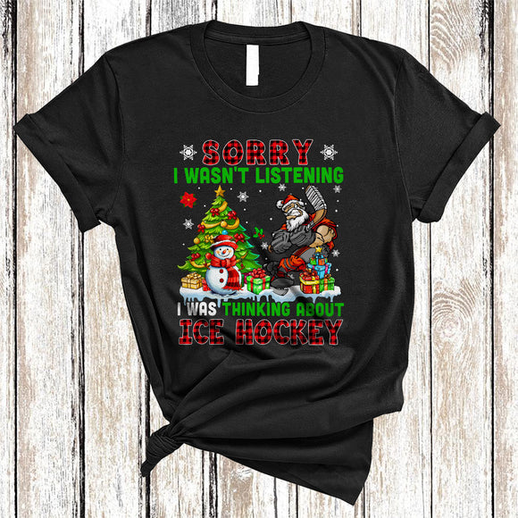 MacnyStore - Sorry I Was Thinking About Hockey, Cool Plaid Christmas Santa Playing Hockey, X-mas Tree T-Shirt