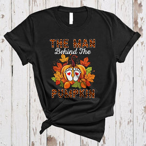 MacnyStore - The Man Behind The Pumpkin, Funny Plaid Pumpkin Fall, Daddy Pregnancy Thanksgiving Halloween T-Shirt