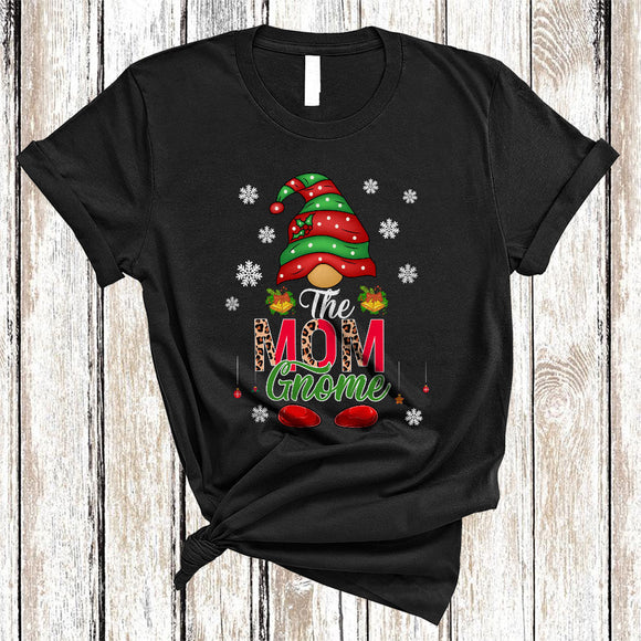 MacnyStore - The Mom Gnome, Cute Leopard Christmas Snow Gnomes, Matching Pajama Family X-mas T-Shirt