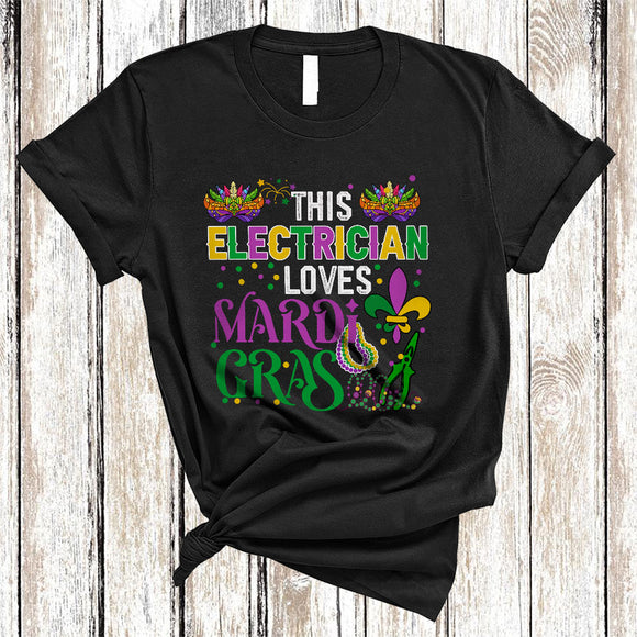 MacnyStore - This Electrician Loves Mardi Gras, Humorous Mardi Gras Mask Beads, Electrician Team Squad T-Shirt