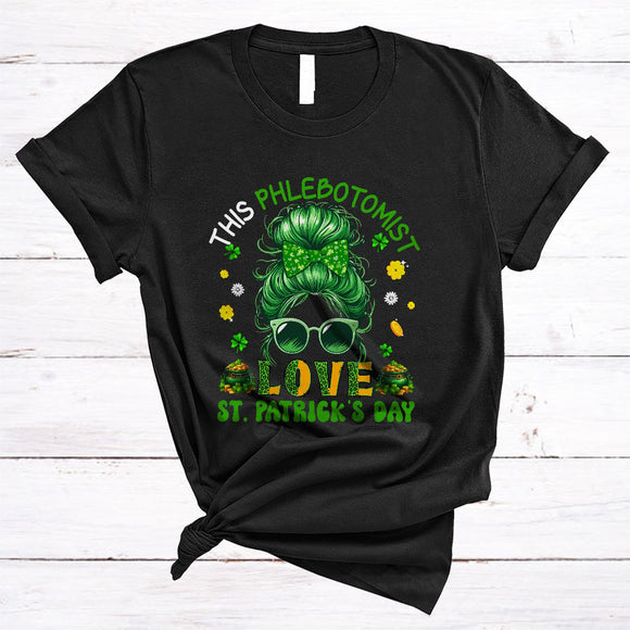 MacnyStore - This Phlebotomist Loves St. Patrick's Day, Lovely Leopard Shamrock Woman Face Bun Hair, Family Group T-Shirt