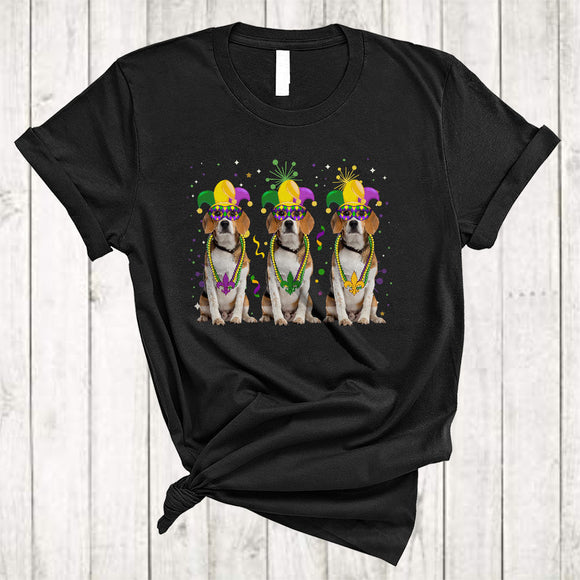 MacnyStore - Three Adorable Beagle Wearing Jester Hat Beads, Cool Mardi Gras Costume, Parades Group T-Shirt