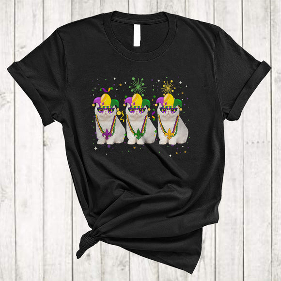 MacnyStore - Three Adorable Cat Wearing Jester Hat Beads, Cool Mardi Gras Costume, Parades Group T-Shirt