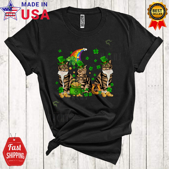 MacnyStore - Three Leprechaun Cats Cool Funny St. Patrick's Day Shamrock Rainbow Matching Cat Animal Lover T-Shirt