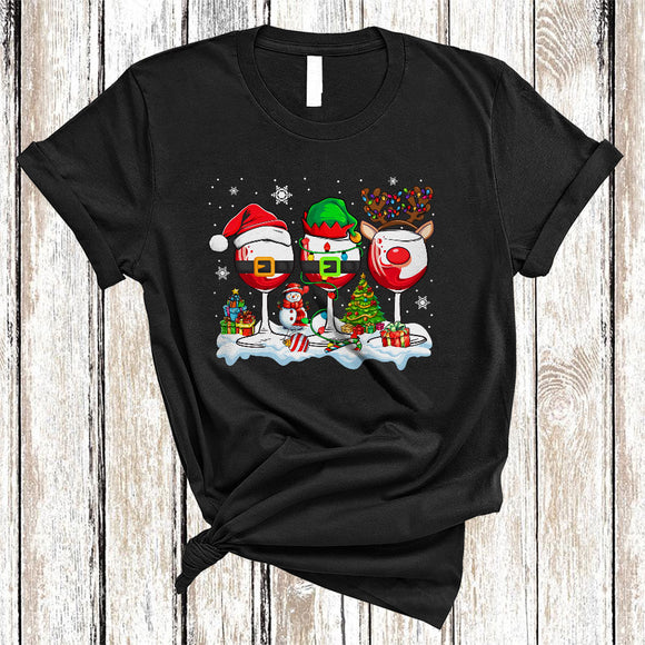 MacnyStore - Three Santa Elf Reindeer Wine Glasses, Cool Joyful Christmas Wine Drinking, Snow X-mas Drunk T-Shirt