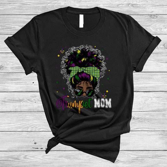 MacnyStore - Trumpet Mom, Cool Mardi Gras Messy Afro Bun Hair Women, Black African Musical Instruments T-Shirt