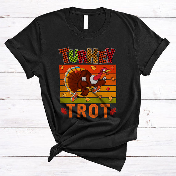 MacnyStore - Turkey Trot, Cool Plaid Thanksgiving Turkey Running Runner, Vintage Retro Fall Leaf Lover T-Shirt