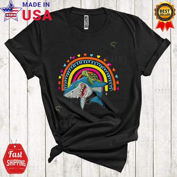 MacnyStore - Turtle Riding Shark Funny Cool Rainbow Turtle Shark Matching Shark Animal Lover T-Shirt