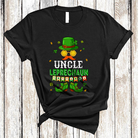 MacnyStore - Uncle Leprechaun, Wonderful St. Patrick's Day Gold Coins Glasses, Shamrock Family Group T-Shirt