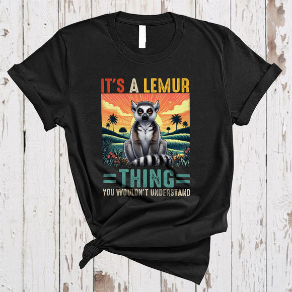 MacnyStore - Vintage It's A Lemur Thing, Humorous Lemur Lover, Matching Wild Animal Lover T-Shirt