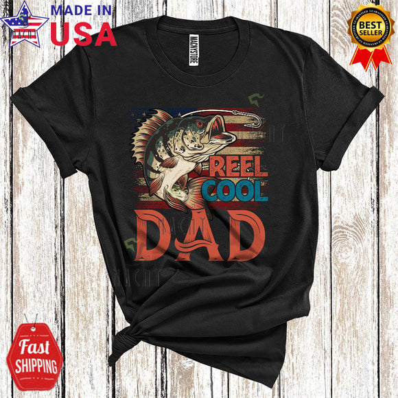 MacnyStore - Vintage Reel Cool Dad Funny Proud Father's Day Matching Family Group American Flag Fishing Lover T-Shirt