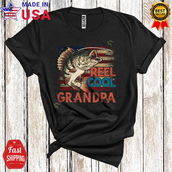 MacnyStore - Vintage Reel Cool Grandpa Funny Proud Father's Day Matching Family Group American Flag Fishing Lover T-Shirt