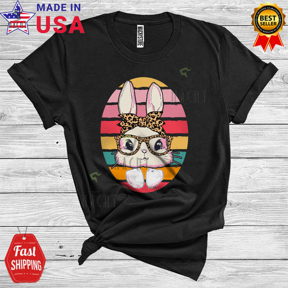 MacnyStore - Vintage Retro Bunny Wearing Leopard Sunglasses Bandana Funny Cool Easter Egg Bunny Lover T-Shirt