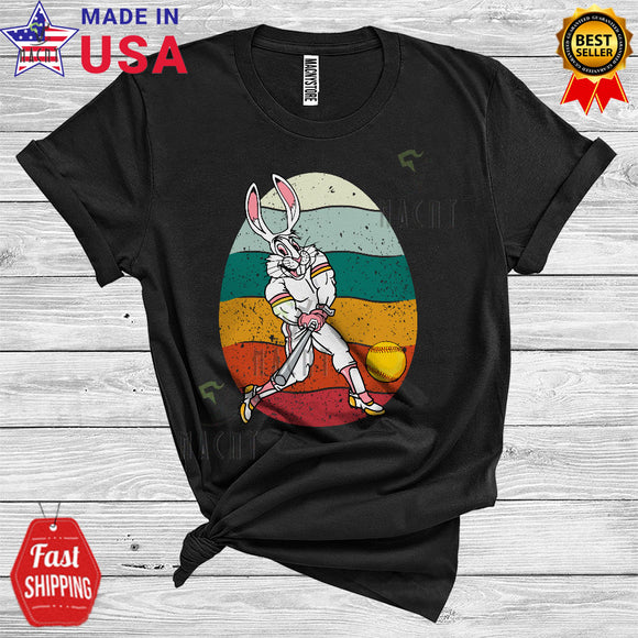 MacnyStore - Vintage Retro Egg Shape Bunny Playing Softball Cool Funny Easter Sport Player Team T-Shirt