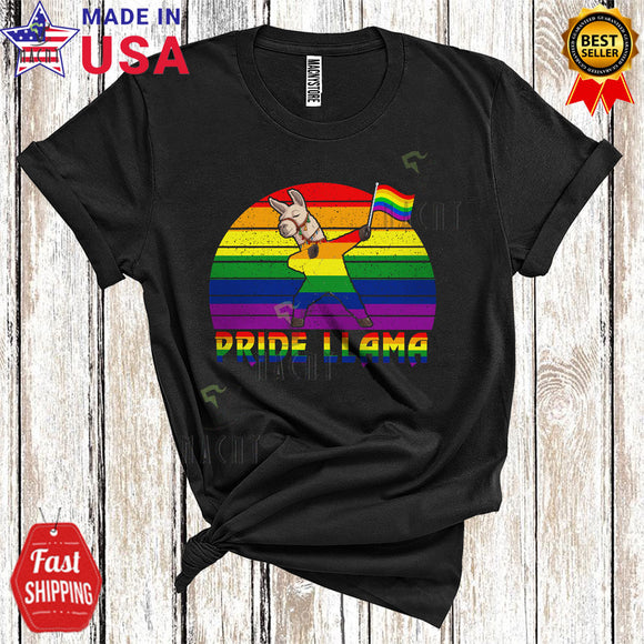 MacnyStore - Vintage Retro Pride Llama Funny Cool LGBTQ Pride Llama Holding Gay Rainbow Flag T-Shirt